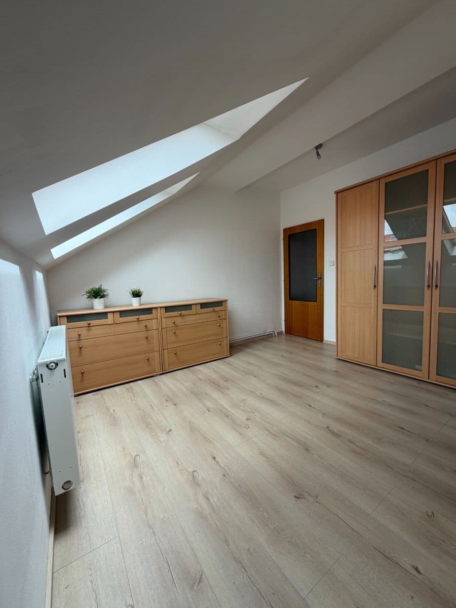 Prenájom bytu 3-izbový 75 m², Teplická, Duchcov, Ústecký kraj Prenájom bytu 3-izbový 75 m², Teplická, Duchcov, Ústecký kraj
