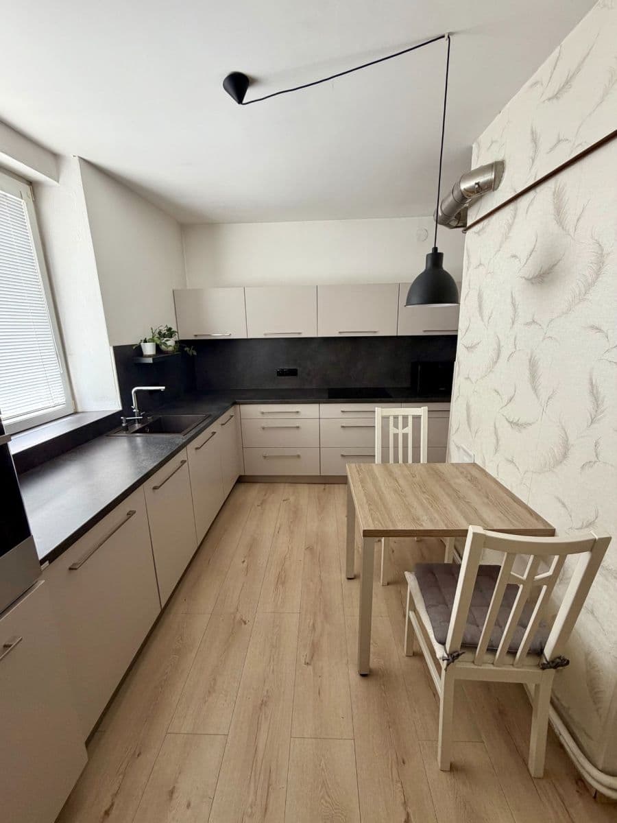 Prenájom bytu 3-izbový 75 m², Teplická, Duchcov, Ústecký kraj Prenájom bytu 3-izbový 75 m², Teplická, Duchcov, Ústecký kraj