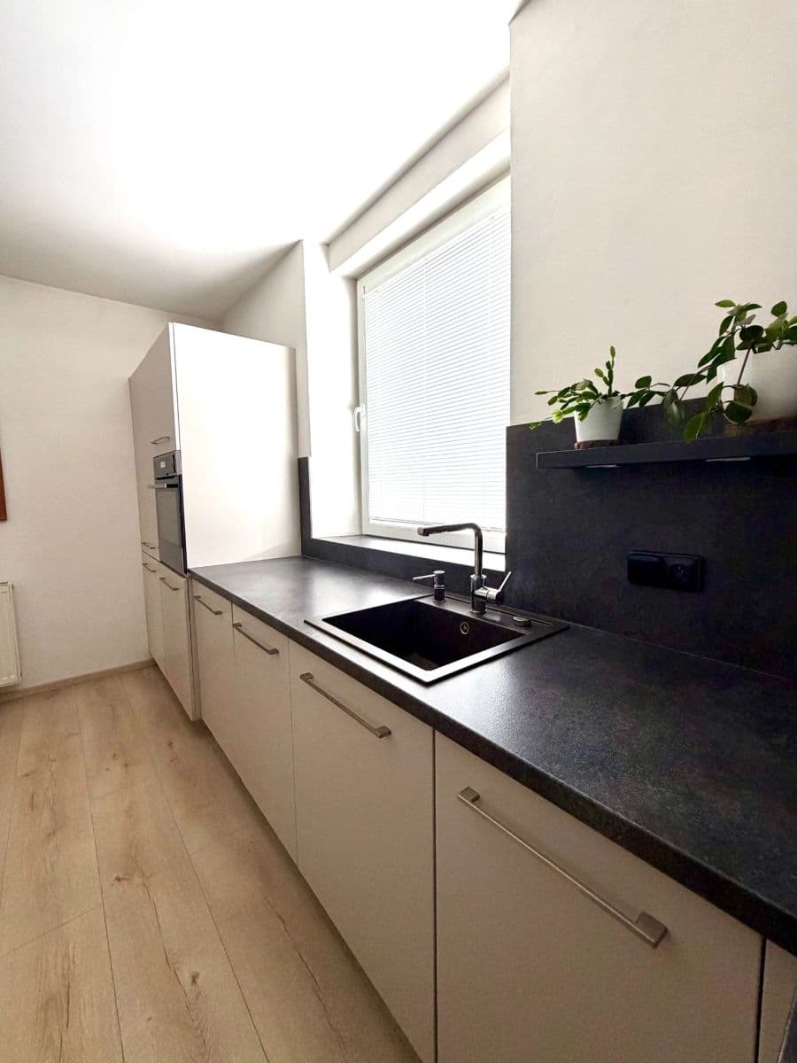 Prenájom bytu 3-izbový 75 m², Teplická, Duchcov, Ústecký kraj Prenájom bytu 3-izbový 75 m², Teplická, Duchcov, Ústecký kraj