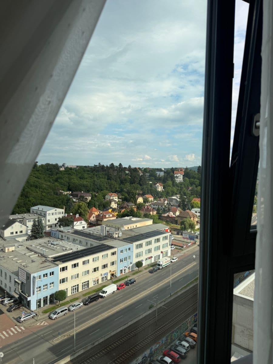 Prenájom bytu 3-izbový 92 m², Mezi Vodami, Praha, Praha Prenájom bytu 3-izbový 92 m², Mezi Vodami, Praha, Praha