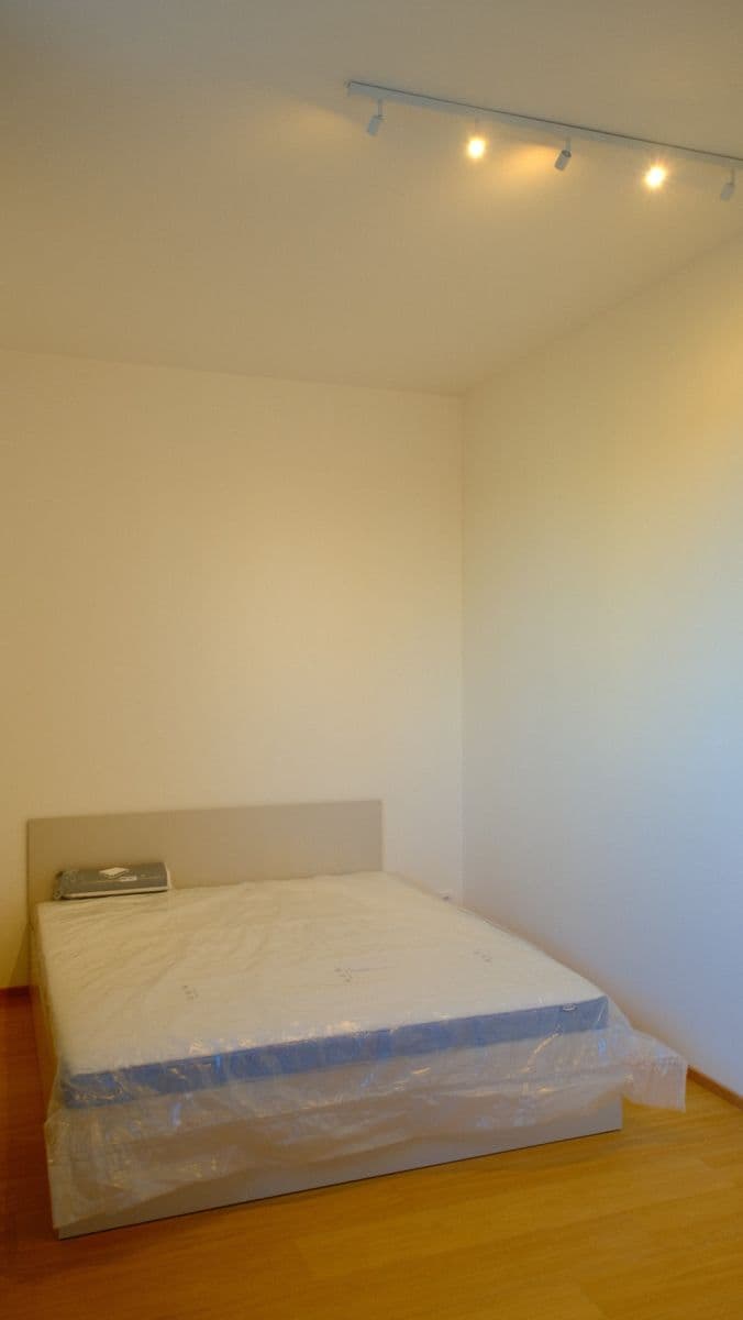 Prenájom bytu 2-izbový 42 m², V Třešňovce, Praha, Praha Prenájom bytu 2-izbový 42 m², V Třešňovce, Praha, Praha