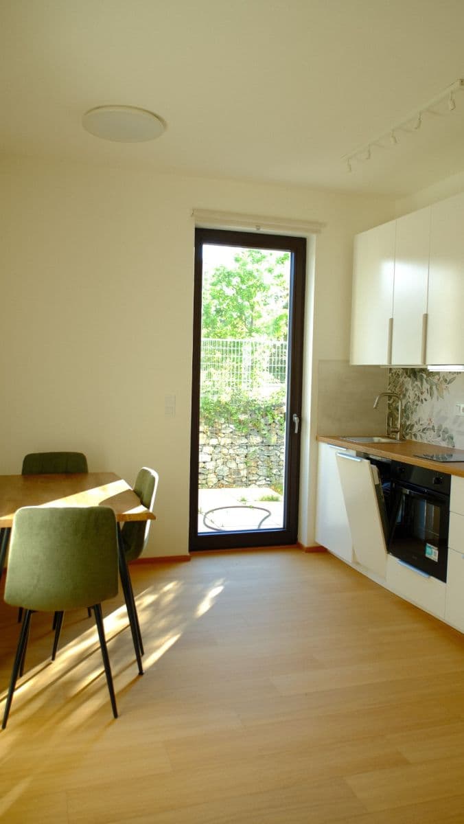 Prenájom bytu 2-izbový 42 m², V Třešňovce, Praha, Praha Prenájom bytu 2-izbový 42 m², V Třešňovce, Praha, Praha