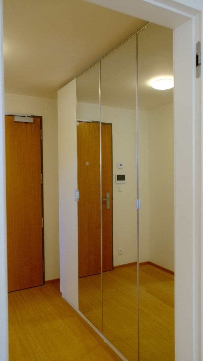 Prenájom bytu 2-izbový 42 m², V Třešňovce, Praha, Praha Prenájom bytu 2-izbový 42 m², V Třešňovce, Praha, Praha