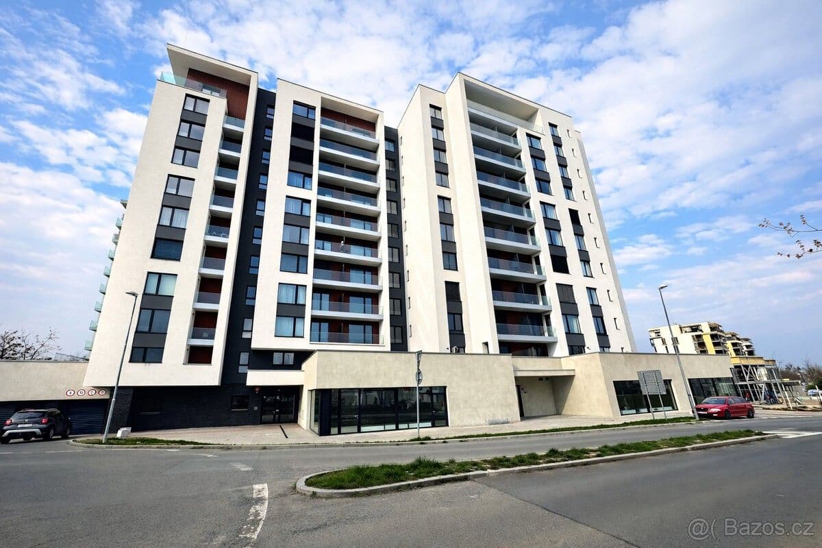 Prenájom bytu 2-izbový 42 m², V Třešňovce, Praha, Praha Prenájom bytu 2-izbový 42 m², V Třešňovce, Praha, Praha