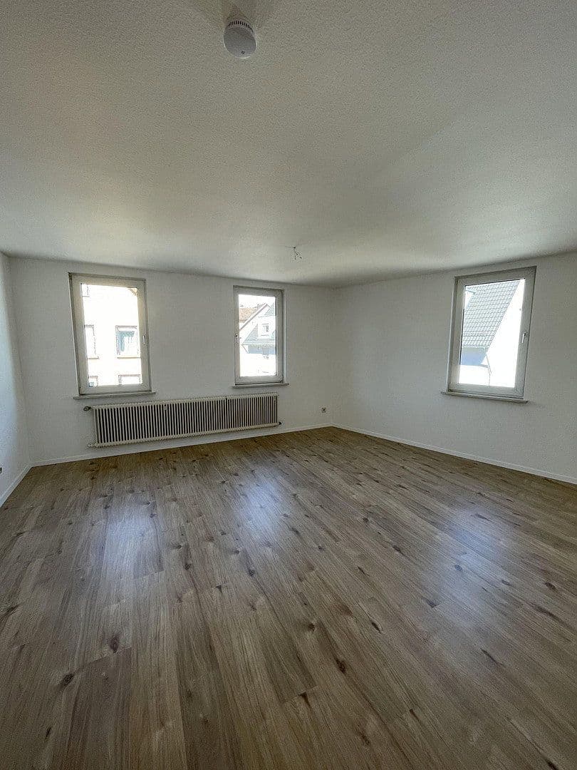 Prenájom bytu 5-izbový 120 m², Nürtingen, Bádensko-Wurttembersko Prenájom bytu 5-izbový 120 m², Nürtingen, Bádensko-Wurttembersko