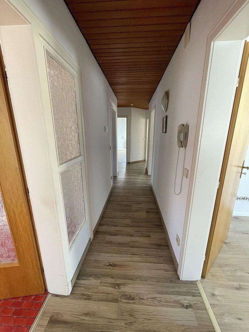 Prenájom bytu 5-izbový 120 m², Nürtingen, Bádensko-Wurttembersko Prenájom bytu 5-izbový 120 m², Nürtingen, Bádensko-Wurttembersko