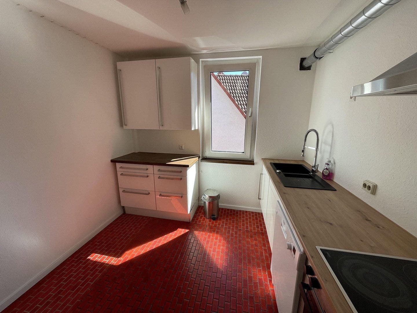 Prenájom bytu 5-izbový 120 m², Nürtingen, Bádensko-Wurttembersko Prenájom bytu 5-izbový 120 m², Nürtingen, Bádensko-Wurttembersko