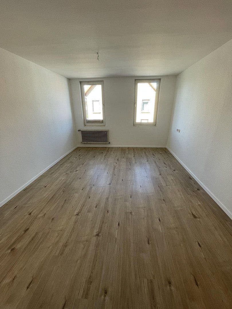 Prenájom bytu 5-izbový 120 m², Nürtingen, Bádensko-Wurttembersko Prenájom bytu 5-izbový 120 m², Nürtingen, Bádensko-Wurttembersko