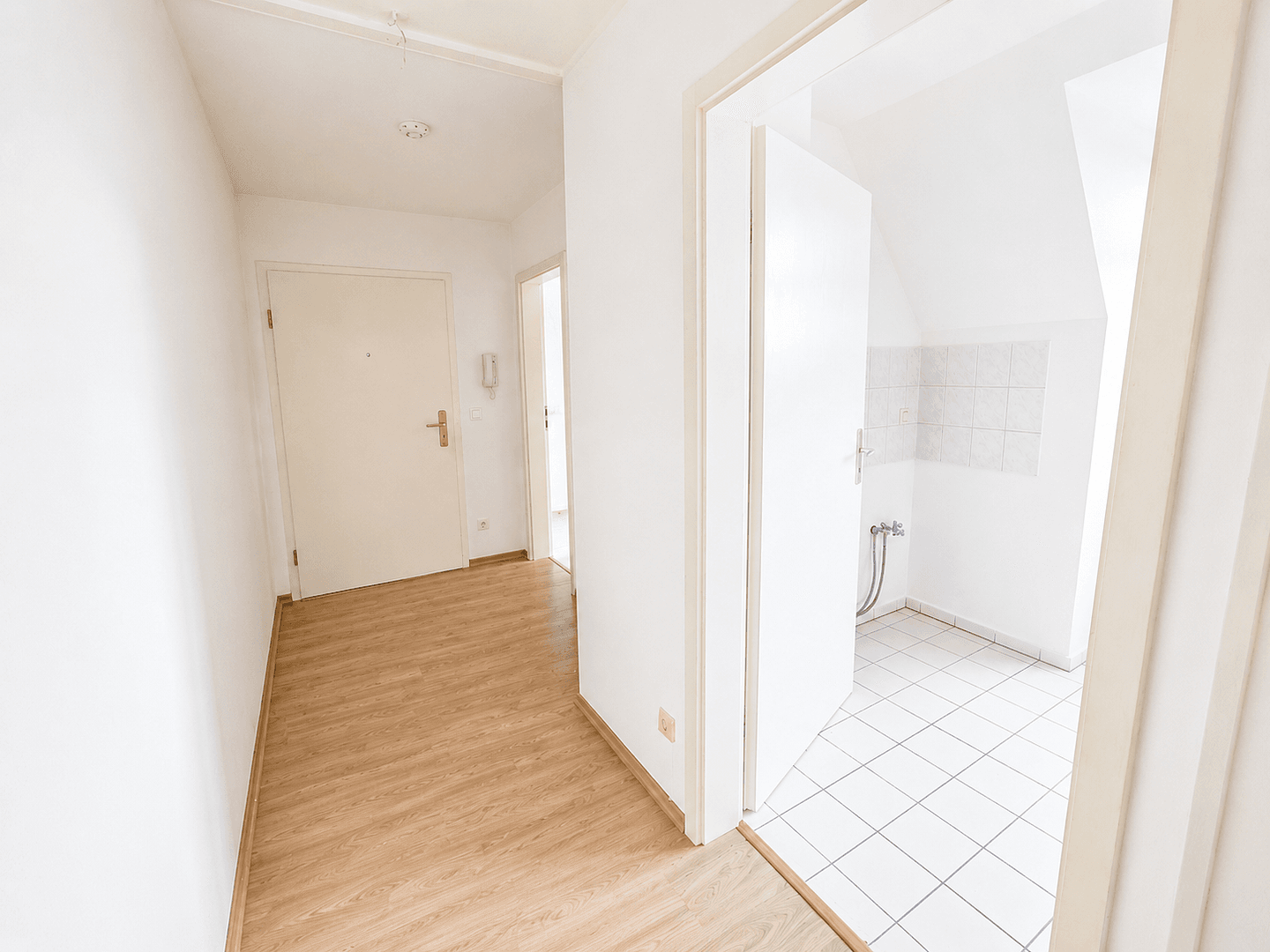 Prenájom bytu 3-izbový 79 m², Kieler Ring 35, Stralsund, Meklenbursko-Predpomoransko Prenájom bytu 3-izbový 79 m², Kieler Ring 35, Stralsund, Meklenbursko-Predpomoransko