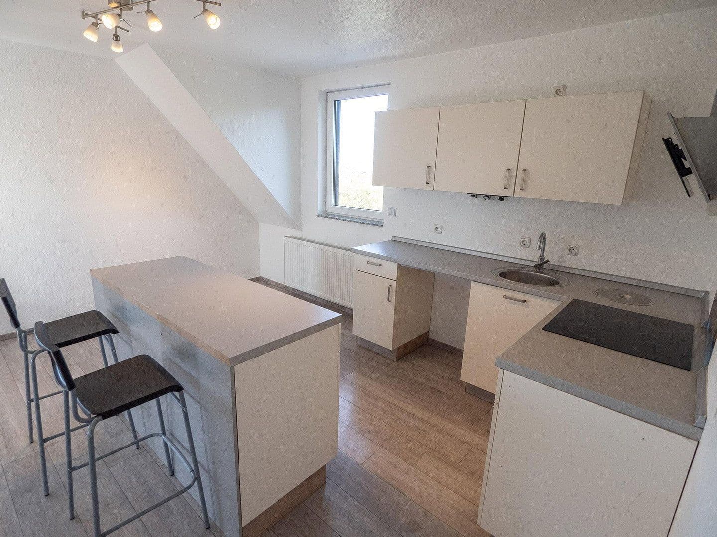 Prenájom bytu 3-izbový 87 m², Duffenterstr. 26, Stolberg, Severné Porýnie - Westfálsko Prenájom bytu 3-izbový 87 m², Duffenterstr. 26, Stolberg, Severné Porýnie - Westfálsko