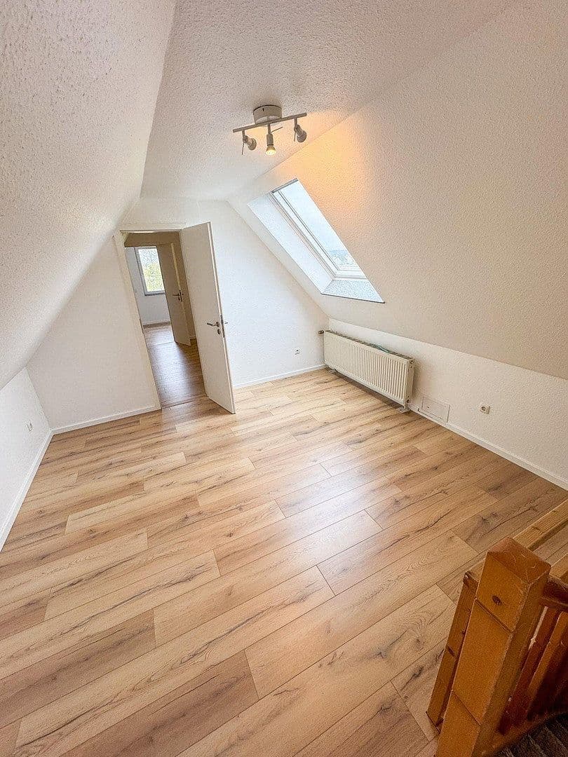 Prenájom bytu 3-izbový 87 m², Duffenterstr. 26, Stolberg, Severné Porýnie - Westfálsko Prenájom bytu 3-izbový 87 m², Duffenterstr. 26, Stolberg, Severné Porýnie - Westfálsko