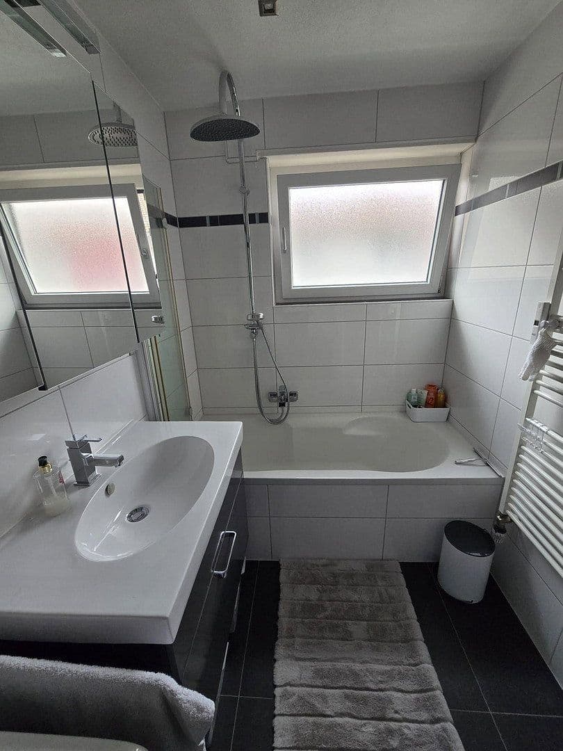 Predaj bytu 3-izbový 93 m², Niefern-Öschelbronn, Bádensko-Wurttembersko Predaj bytu 3-izbový 93 m², Niefern-Öschelbronn, Bádensko-Wurttembersko