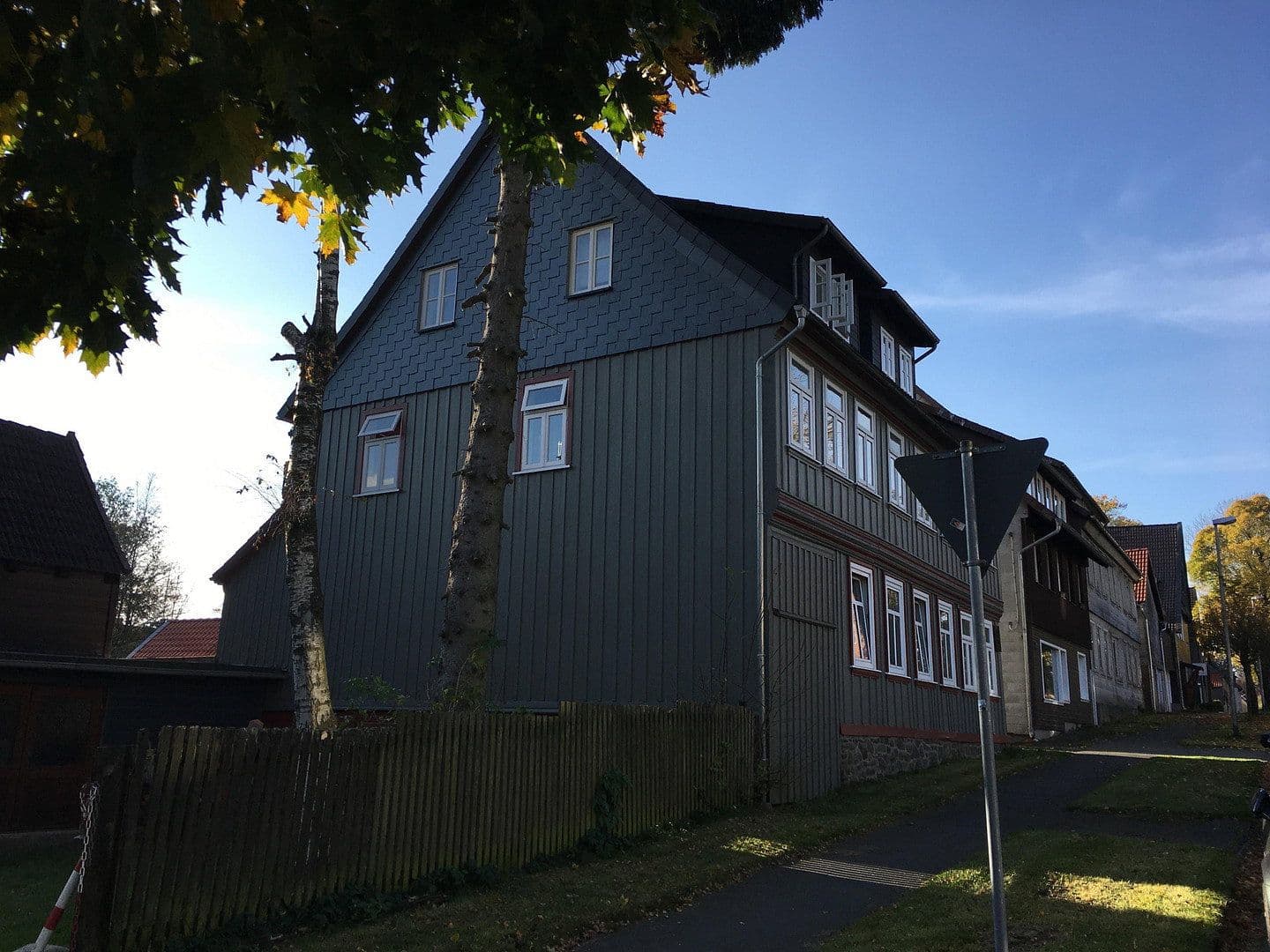 Predaj domu 350 m², pozemok 400 m², Clausthal-Zellerfeld, Dolné Sasko Predaj domu 350 m², pozemok 400 m², Clausthal-Zellerfeld, Dolné Sasko