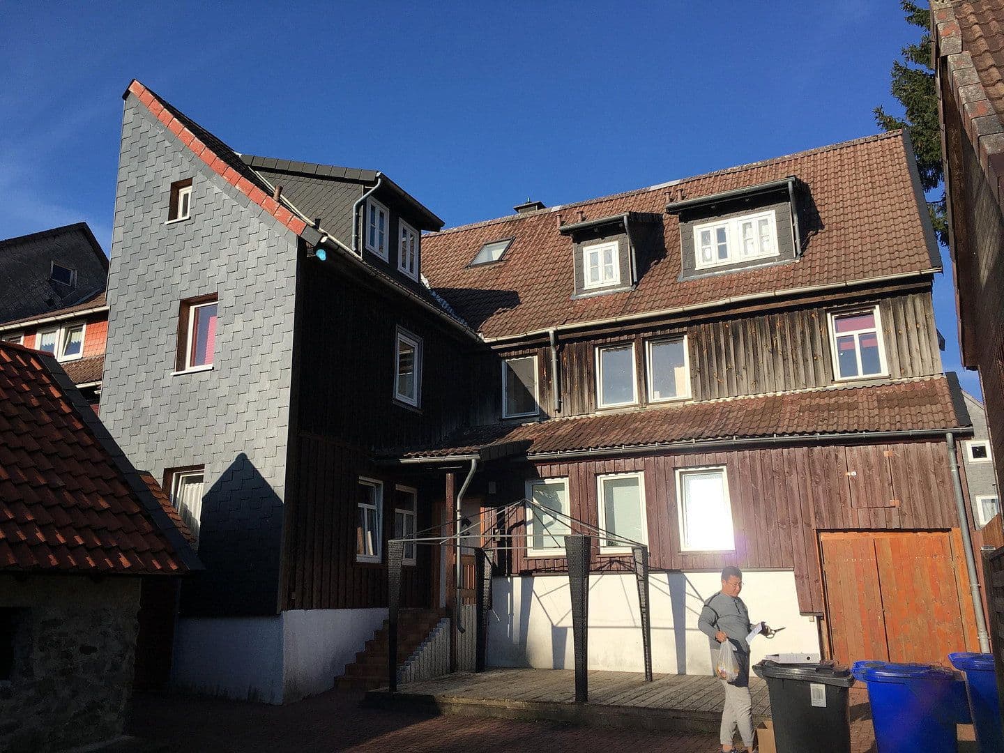 Predaj domu 350 m², pozemok 400 m², Clausthal-Zellerfeld, Dolné Sasko Predaj domu 350 m², pozemok 400 m², Clausthal-Zellerfeld, Dolné Sasko