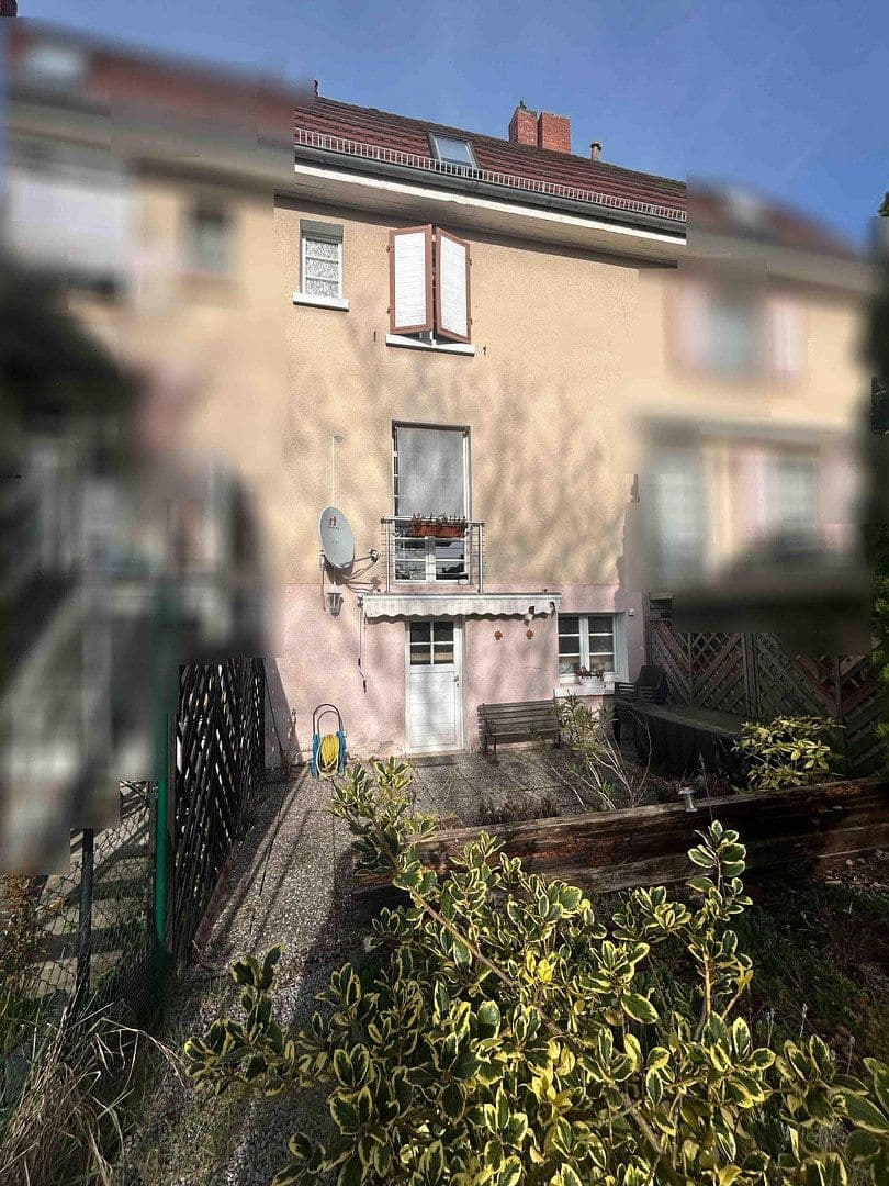 Predaj domu 95 m², pozemok 222 m², Ludwigshafen, Porýnie-Falcko Predaj domu 95 m², pozemok 222 m², Ludwigshafen, Porýnie-Falcko