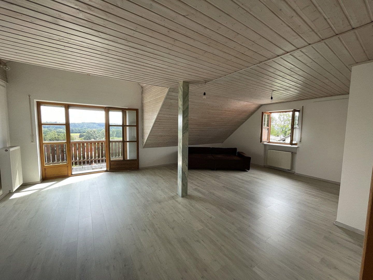 Prenájom bytu 3-izbový 80 m², Haag, Bavorsko Prenájom bytu 3-izbový 80 m², Haag, Bavorsko