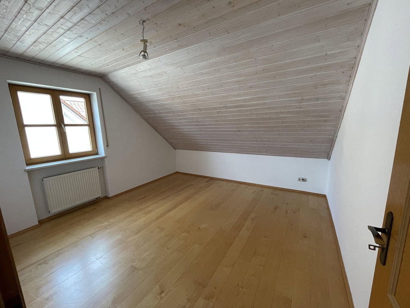 Prenájom bytu 3-izbový 80 m², Haag, Bavorsko Prenájom bytu 3-izbový 80 m², Haag, Bavorsko
