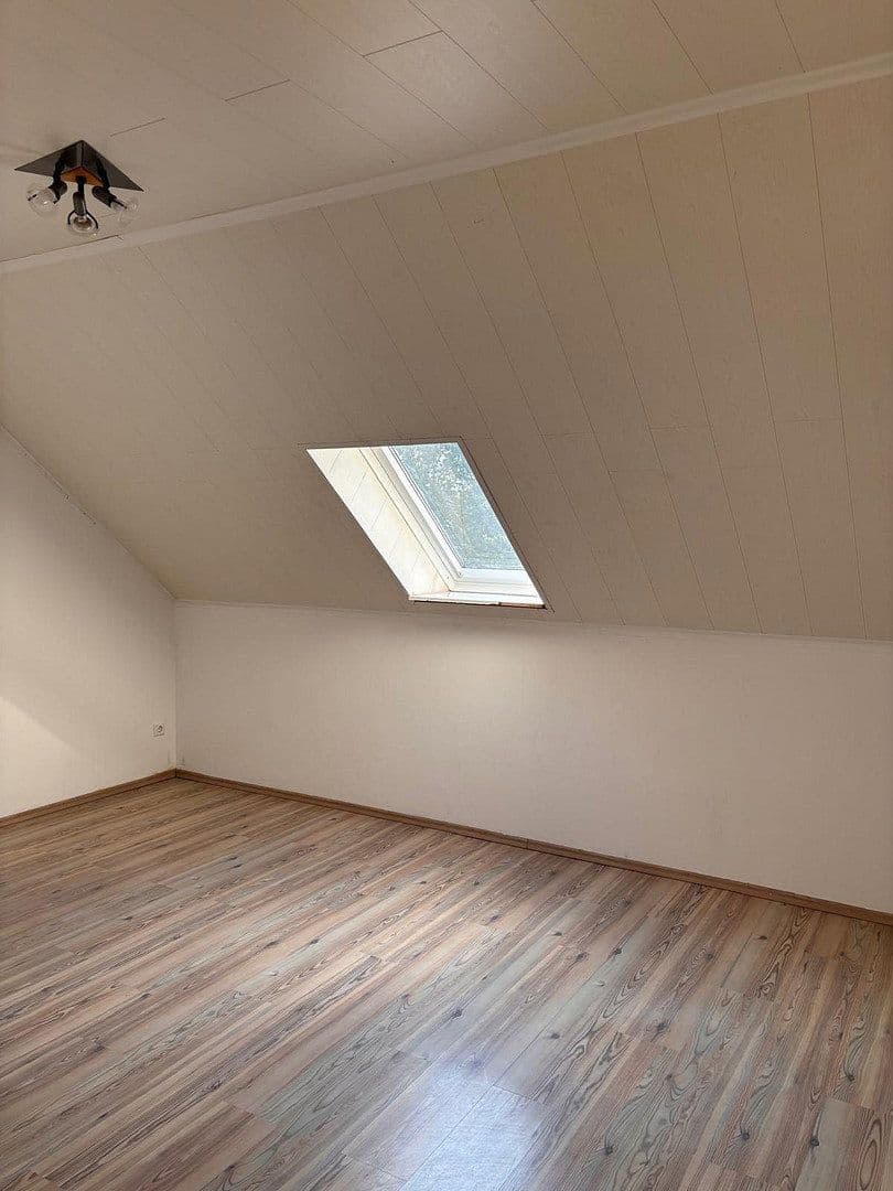 Predaj domu 220 m², pozemok 432 m², Rühen, Dolné Sasko Predaj domu 220 m², pozemok 432 m², Rühen, Dolné Sasko