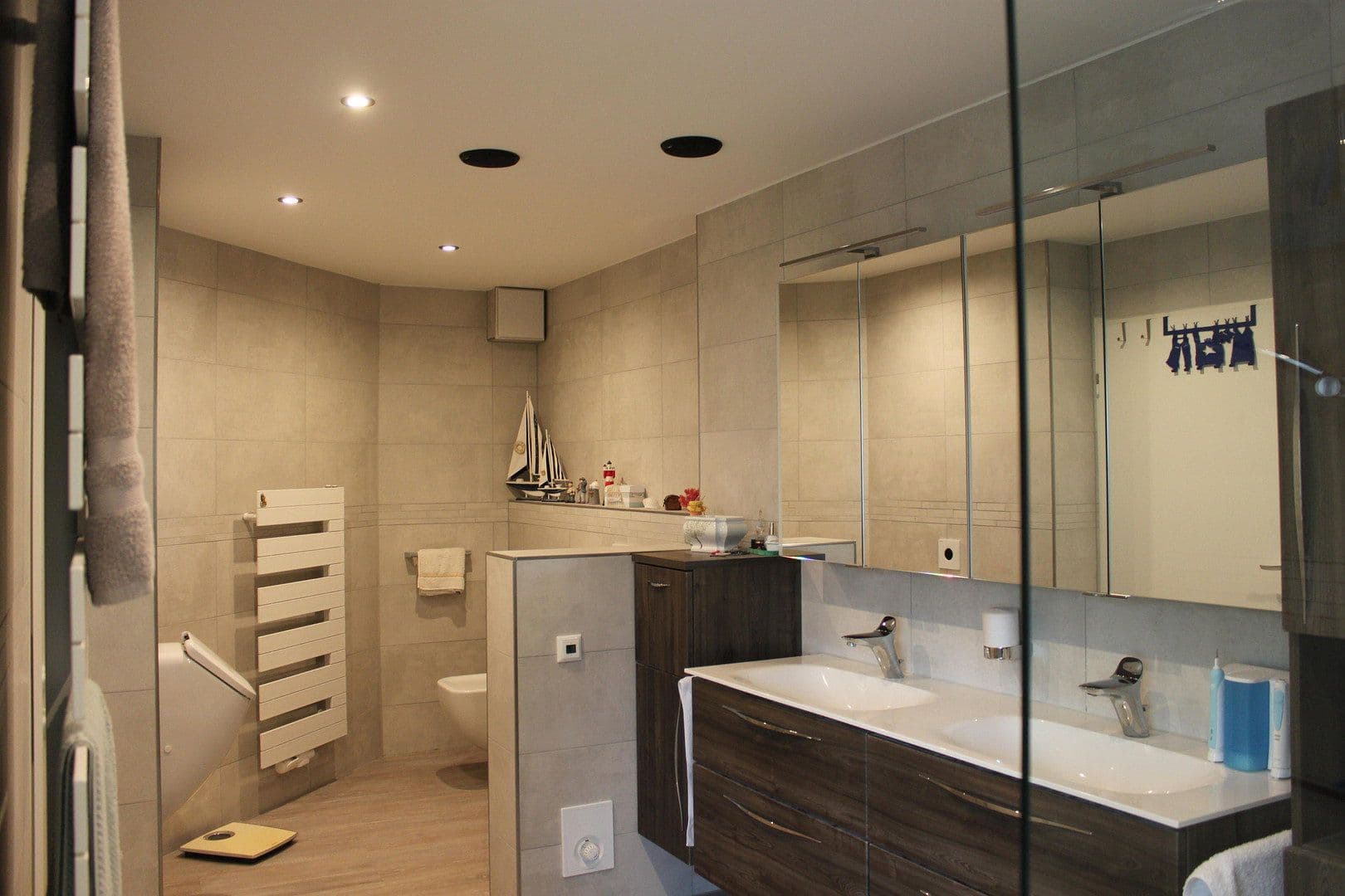 Predaj bytu 4-izbový 125 m², Celle, Dolné Sasko Predaj bytu 4-izbový 125 m², Celle, Dolné Sasko