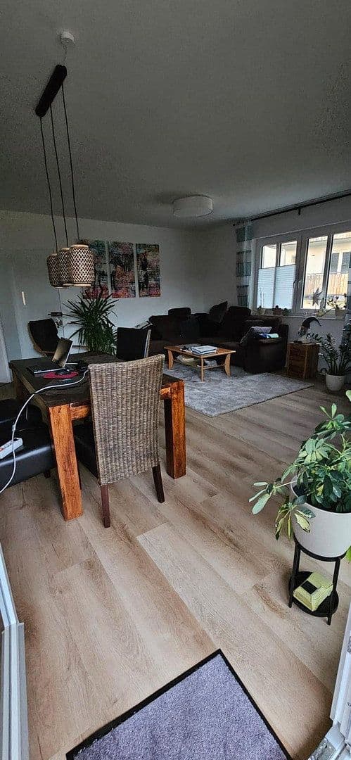 Prenájom bytu 3-izbový 113 m², Eilsenerstraße 23, Obernkirchen, Dolné Sasko Prenájom bytu 3-izbový 113 m², Eilsenerstraße 23, Obernkirchen, Dolné Sasko
