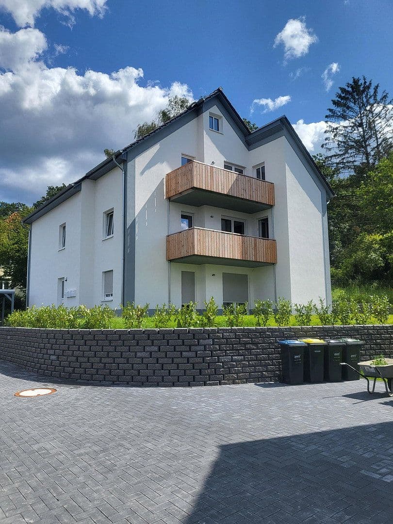 Prenájom bytu 3-izbový 113 m², Eilsenerstraße 23, Obernkirchen, Dolné Sasko Prenájom bytu 3-izbový 113 m², Eilsenerstraße 23, Obernkirchen, Dolné Sasko