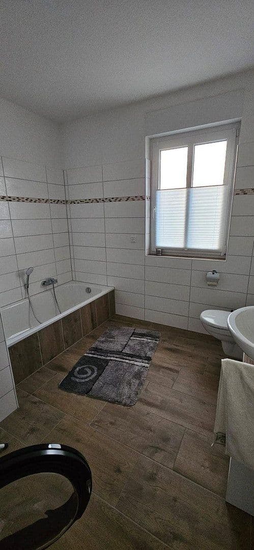 Prenájom bytu 3-izbový 113 m², Eilsenerstraße 23, Obernkirchen, Dolné Sasko Prenájom bytu 3-izbový 113 m², Eilsenerstraße 23, Obernkirchen, Dolné Sasko