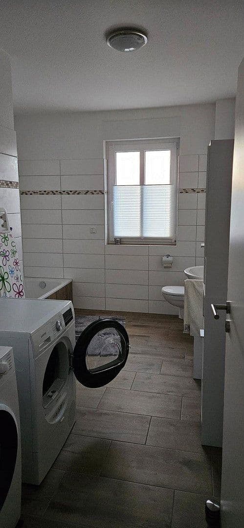 Prenájom bytu 3-izbový 113 m², Eilsenerstraße 23, Obernkirchen, Dolné Sasko Prenájom bytu 3-izbový 113 m², Eilsenerstraße 23, Obernkirchen, Dolné Sasko