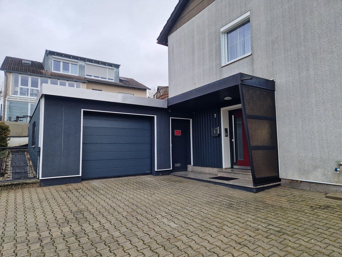 Predaj domu 130 m², pozemok 740 m², Querstrasse 7, Rottenburg a. d. Laaber, Bavorsko Predaj domu 130 m², pozemok 740 m², Querstrasse 7, Rottenburg a. d. Laaber, Bavorsko