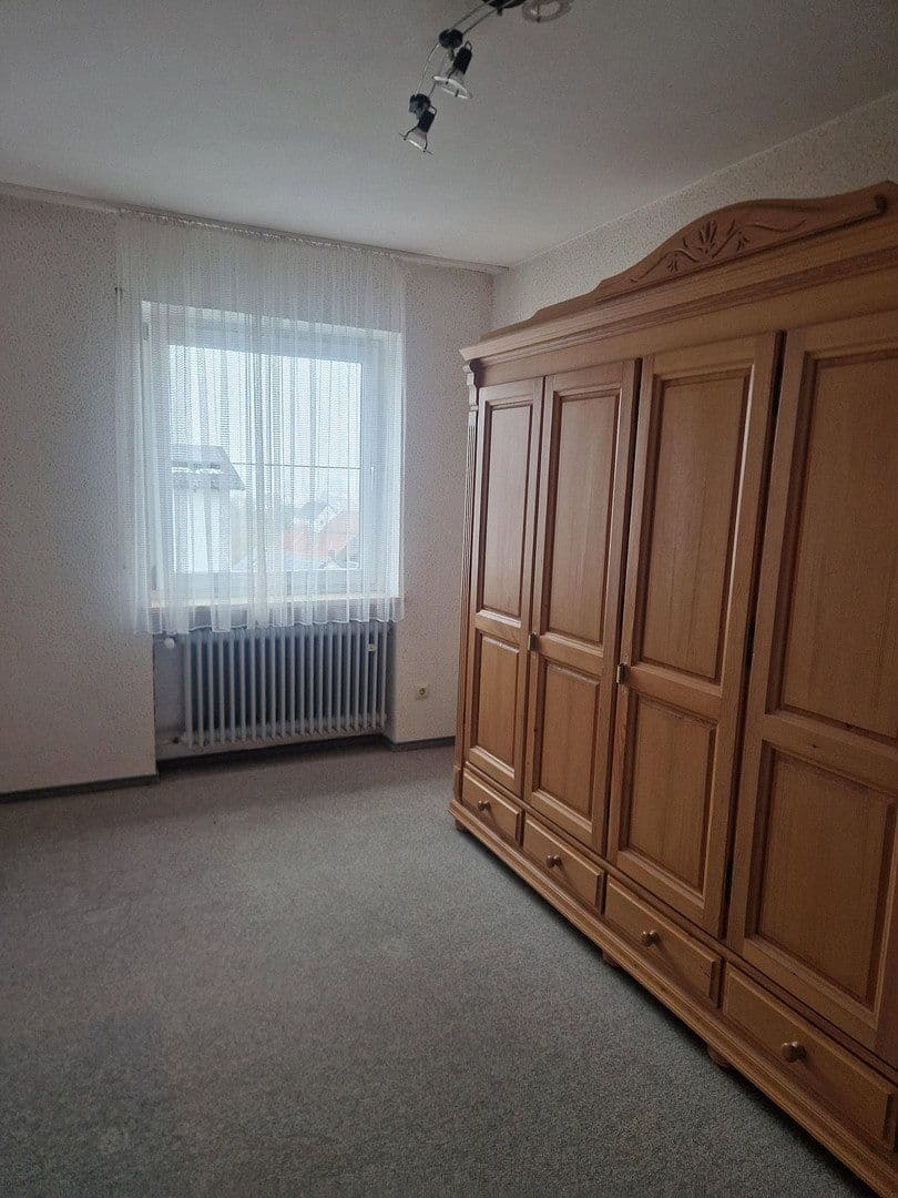 Predaj domu 130 m², pozemok 740 m², Querstrasse 7, Rottenburg a. d. Laaber, Bavorsko Predaj domu 130 m², pozemok 740 m², Querstrasse 7, Rottenburg a. d. Laaber, Bavorsko