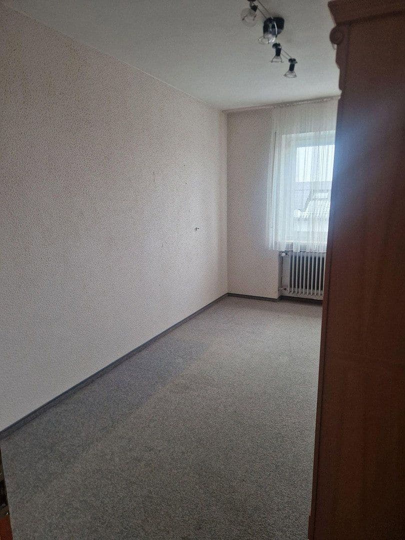 Predaj domu 130 m², pozemok 740 m², Querstrasse 7, Rottenburg a. d. Laaber, Bavorsko Predaj domu 130 m², pozemok 740 m², Querstrasse 7, Rottenburg a. d. Laaber, Bavorsko