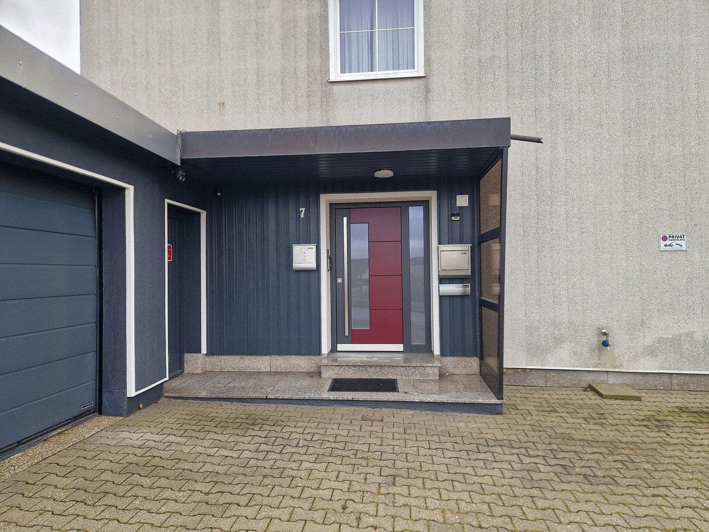 Predaj domu 130 m², pozemok 740 m², Querstrasse 7, Rottenburg a. d. Laaber, Bavorsko Predaj domu 130 m², pozemok 740 m², Querstrasse 7, Rottenburg a. d. Laaber, Bavorsko