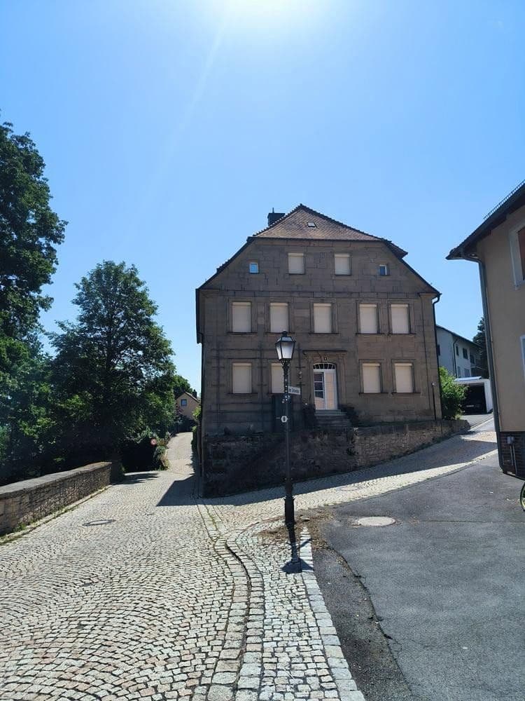 Predaj bytu 3-izbový 84 m², Am alten Schloß 18, Weidenberg, Bavorsko Predaj bytu 3-izbový 84 m², Am alten Schloß 18, Weidenberg, Bavorsko