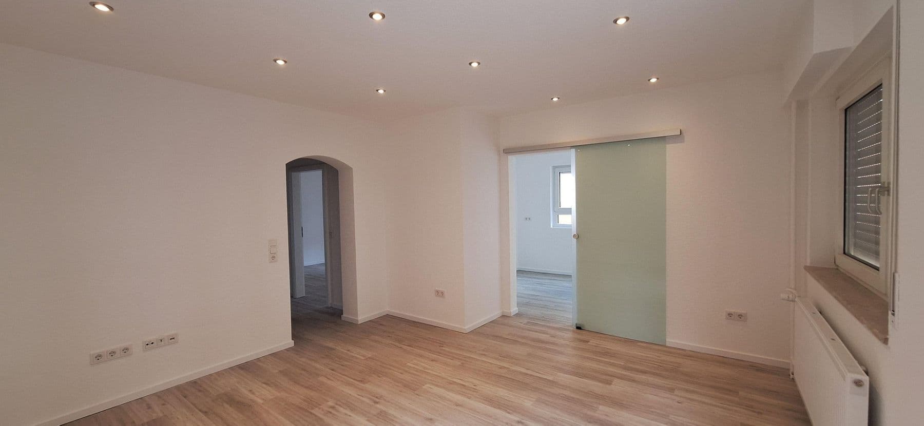 Prenájom bytu 2-izbový 61 m², Mannheim, Bádensko-Wurttembersko Prenájom bytu 2-izbový 61 m², Mannheim, Bádensko-Wurttembersko