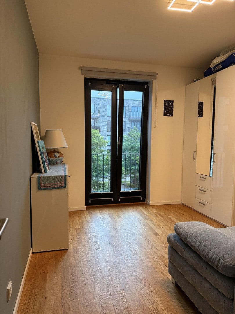 Prenájom bytu 5-izbový 133 m², Winterlindenweg 83, Hamburg, Hamburg Prenájom bytu 5-izbový 133 m², Winterlindenweg 83, Hamburg, Hamburg