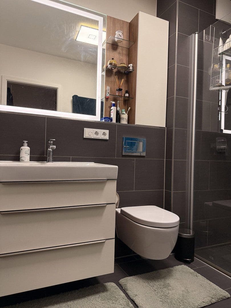 Prenájom bytu 5-izbový 133 m², Winterlindenweg 83, Hamburg, Hamburg Prenájom bytu 5-izbový 133 m², Winterlindenweg 83, Hamburg, Hamburg