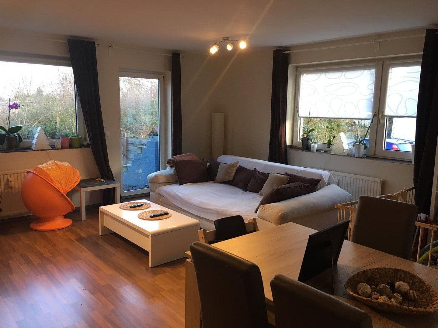 Prenájom bytu 4-izbový 120 m², Braunschweig, Dolné Sasko Prenájom bytu 4-izbový 120 m², Braunschweig, Dolné Sasko