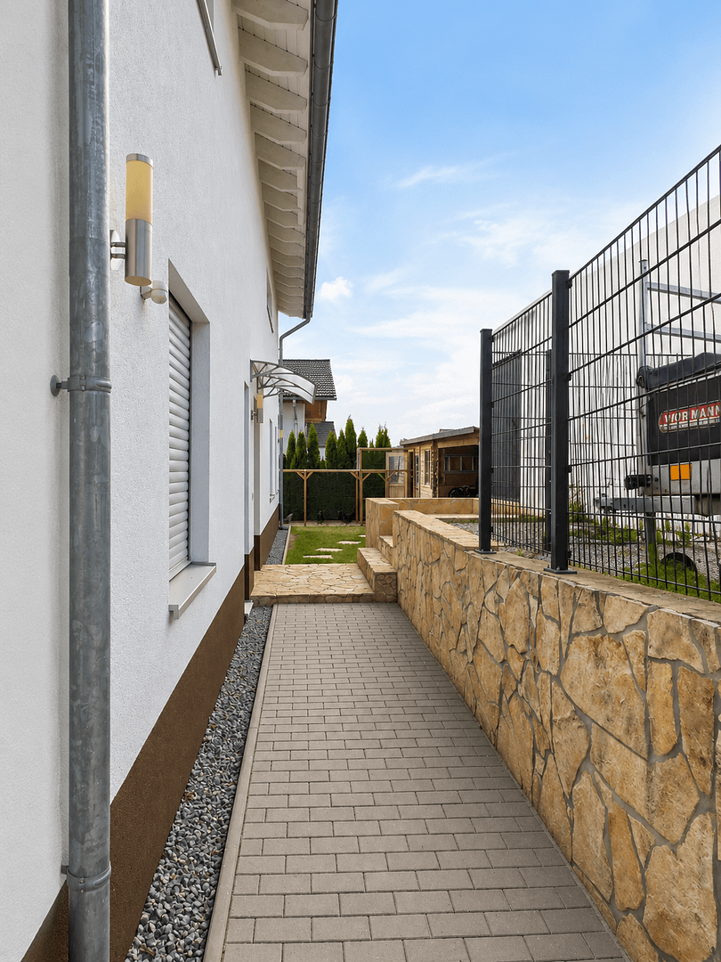 Predaj domu 217 m², pozemok 738 m², Reisbach, Bavorsko Predaj domu 217 m², pozemok 738 m², Reisbach, Bavorsko