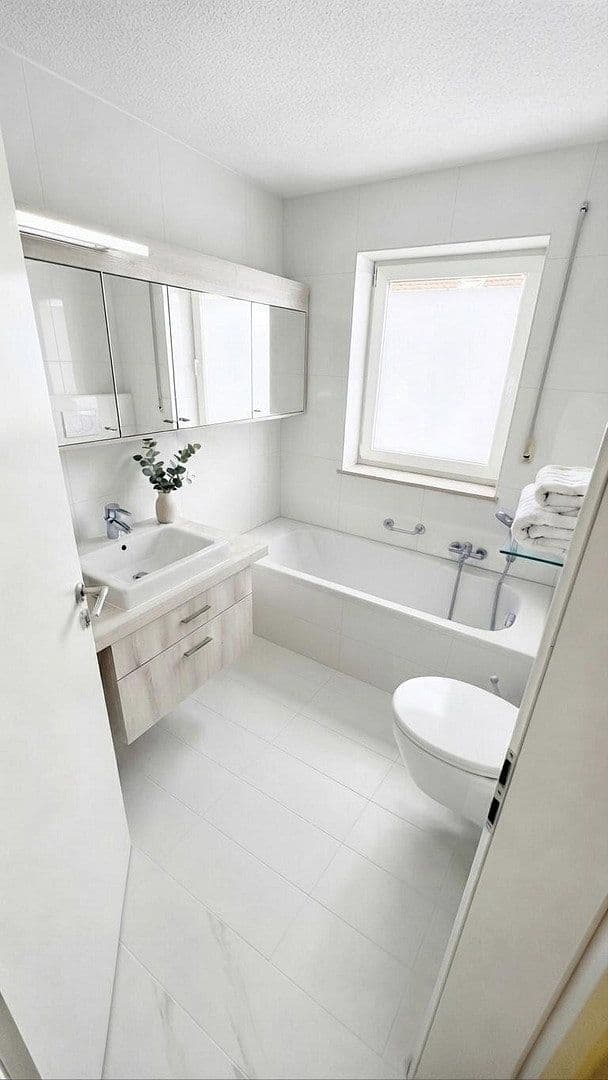 Prenájom domu 160 m², pozemok 60 m², Ingolstadt, Bavorsko Prenájom domu 160 m², pozemok 60 m², Ingolstadt, Bavorsko