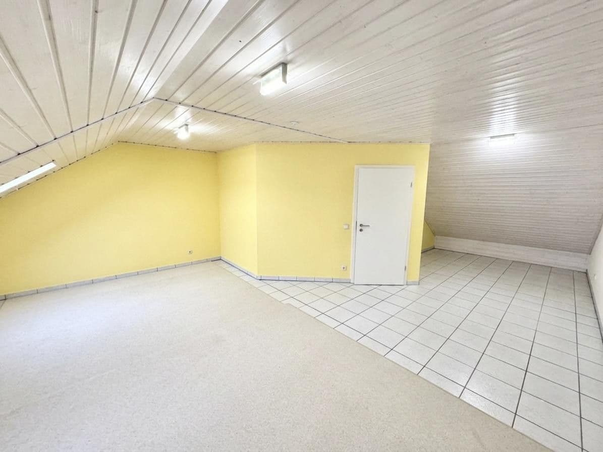 Prenájom domu 160 m², pozemok 60 m², Ingolstadt, Bavorsko Prenájom domu 160 m², pozemok 60 m², Ingolstadt, Bavorsko