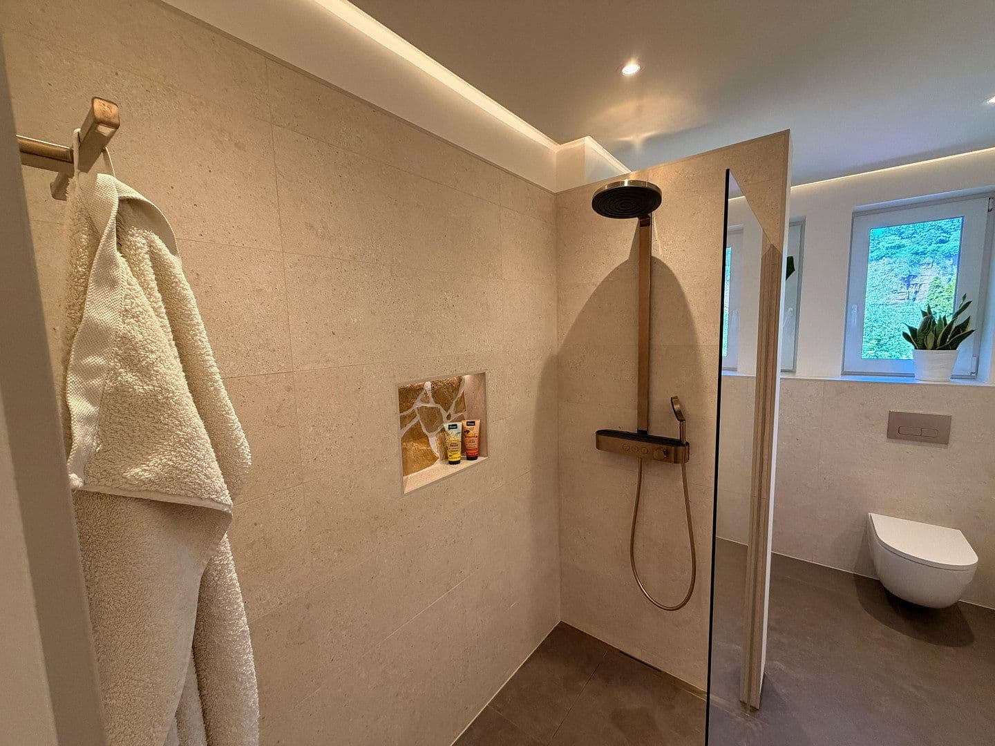 Predaj bytu 3-izbový 93 m², Trier, Porýnie-Falcko Predaj bytu 3-izbový 93 m², Trier, Porýnie-Falcko