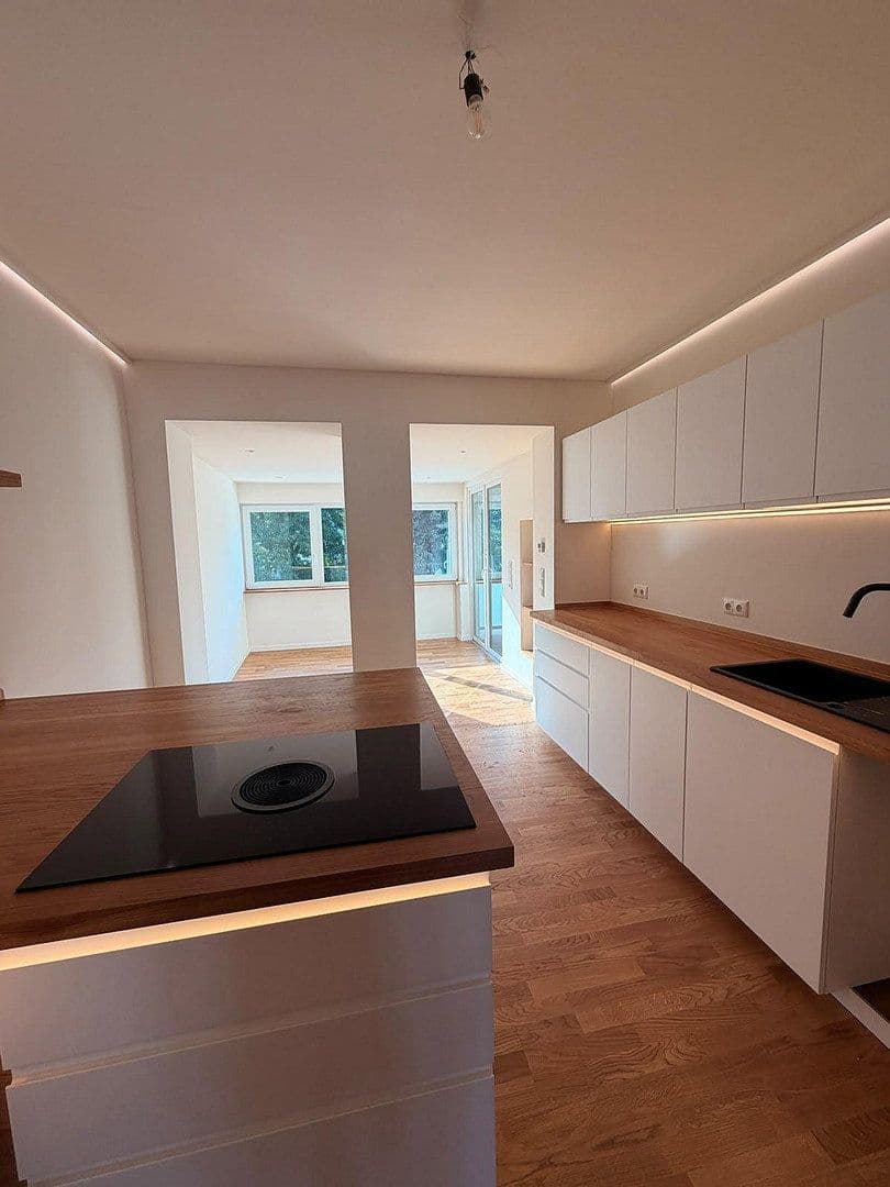 Predaj bytu 3-izbový 93 m², Trier, Porýnie-Falcko Predaj bytu 3-izbový 93 m², Trier, Porýnie-Falcko