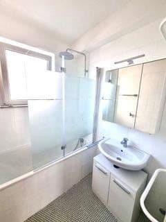 Prenájom bytu 1-izbový 15 m², Markomannenstr. 27, Stuttgart, Bádensko-Wurttembersko Prenájom bytu 1-izbový 15 m², Markomannenstr. 27, Stuttgart, Bádensko-Wurttembersko