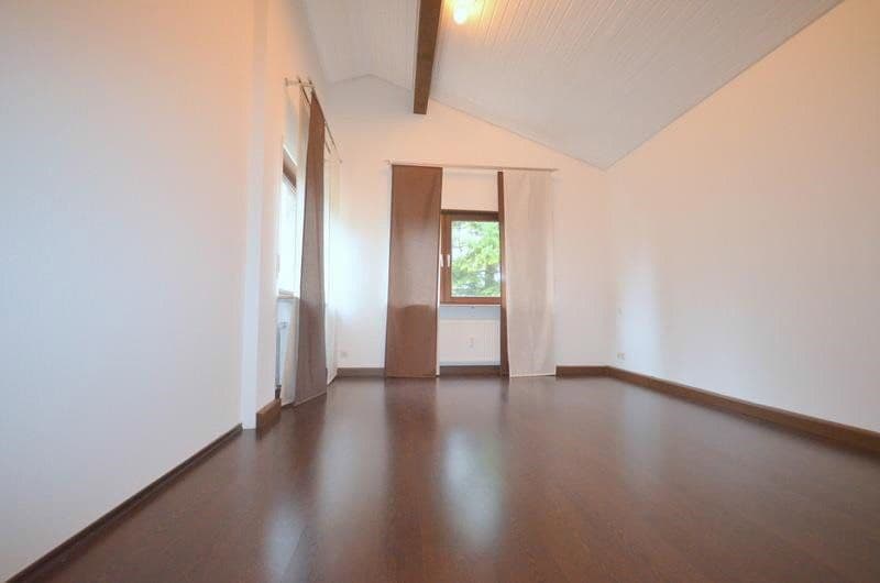 Prenájom bytu 2-izbový 72 m², Engelbergstraße 28/2, Gerlingen, Bádensko-Wurttembersko Prenájom bytu 2-izbový 72 m², Engelbergstraße 28/2, Gerlingen, Bádensko-Wurttembersko