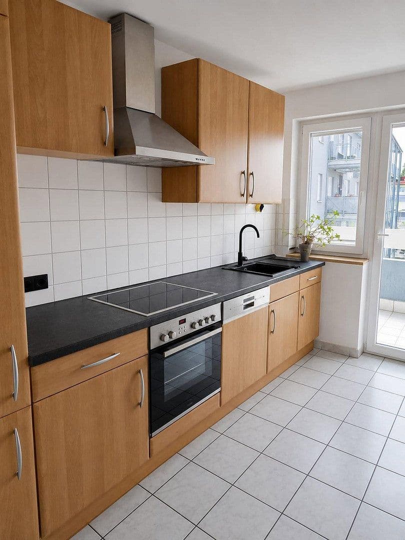 Prenájom bytu 2-izbový 80 m², Friedrichshafen, Bádensko-Wurttembersko Prenájom bytu 2-izbový 80 m², Friedrichshafen, Bádensko-Wurttembersko