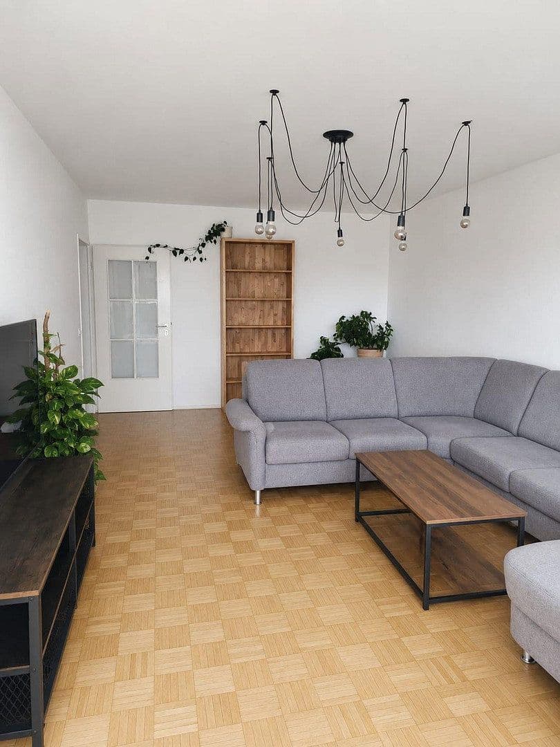 Prenájom bytu 2-izbový 80 m², Friedrichshafen, Bádensko-Wurttembersko Prenájom bytu 2-izbový 80 m², Friedrichshafen, Bádensko-Wurttembersko