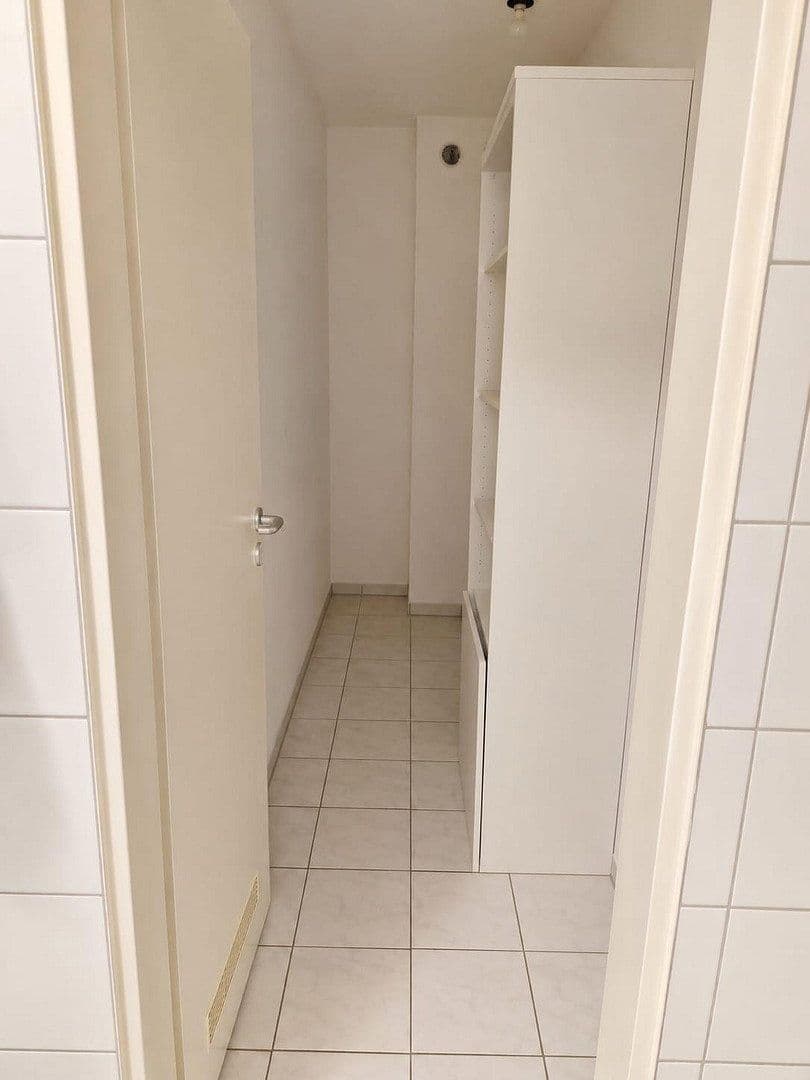 Prenájom bytu 2-izbový 80 m², Friedrichshafen, Bádensko-Wurttembersko Prenájom bytu 2-izbový 80 m², Friedrichshafen, Bádensko-Wurttembersko