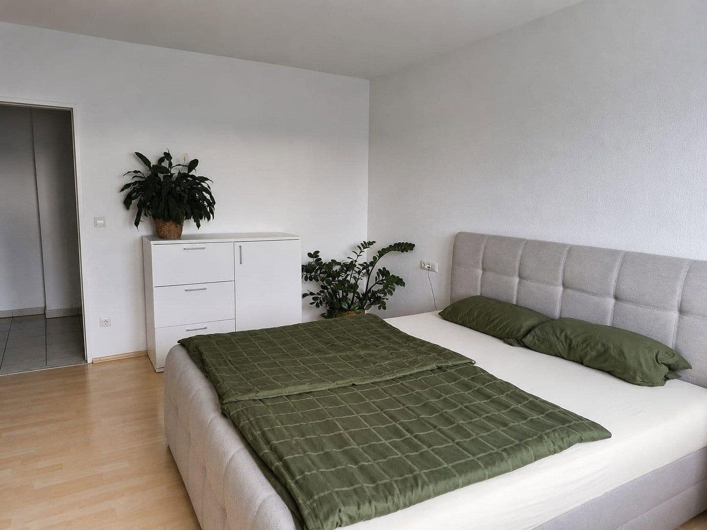 Prenájom bytu 2-izbový 80 m², Friedrichshafen, Bádensko-Wurttembersko Prenájom bytu 2-izbový 80 m², Friedrichshafen, Bádensko-Wurttembersko