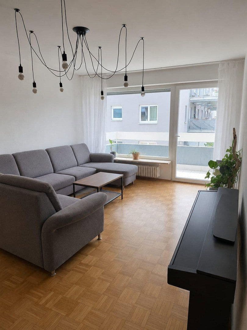 Prenájom bytu 2-izbový 80 m², Friedrichshafen, Bádensko-Wurttembersko Prenájom bytu 2-izbový 80 m², Friedrichshafen, Bádensko-Wurttembersko