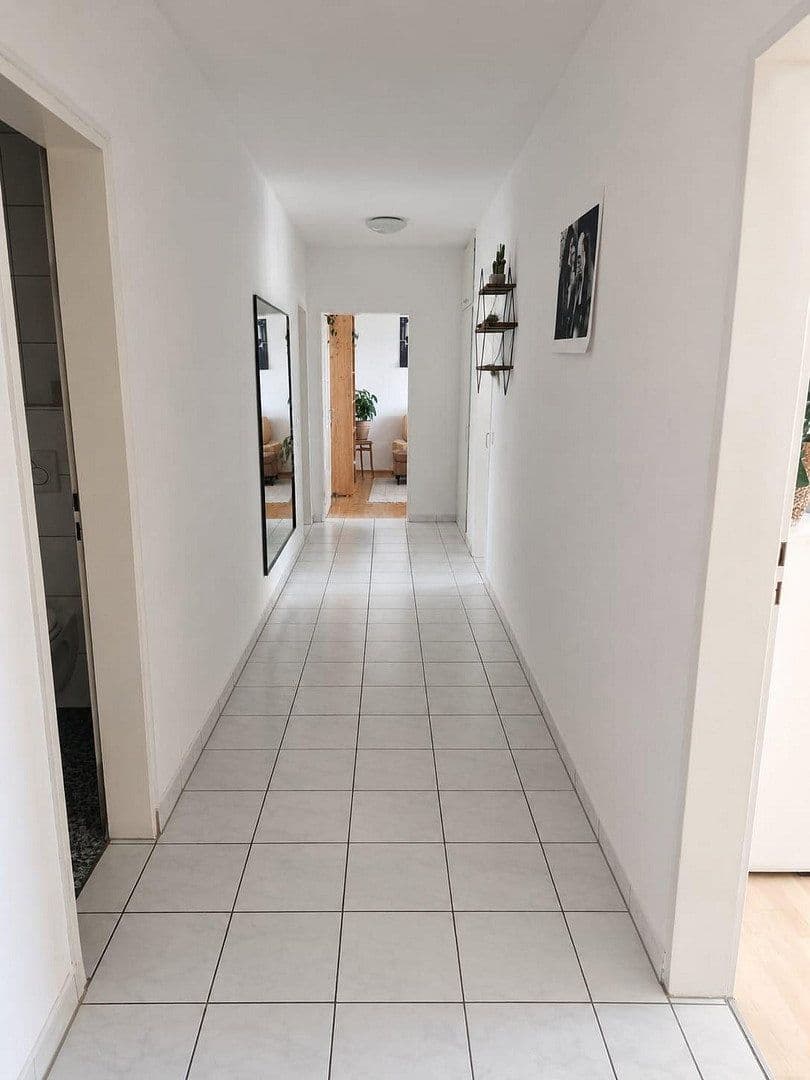 Prenájom bytu 2-izbový 80 m², Friedrichshafen, Bádensko-Wurttembersko Prenájom bytu 2-izbový 80 m², Friedrichshafen, Bádensko-Wurttembersko
