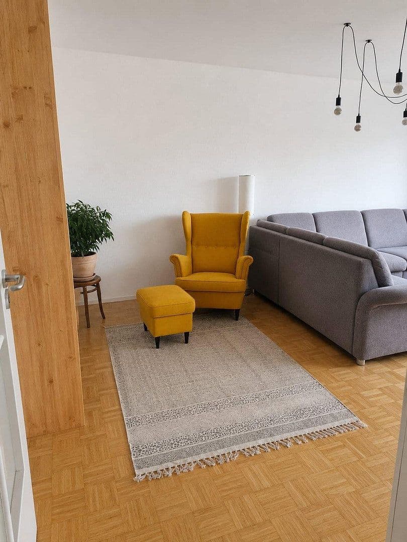 Prenájom bytu 2-izbový 80 m², Friedrichshafen, Bádensko-Wurttembersko Prenájom bytu 2-izbový 80 m², Friedrichshafen, Bádensko-Wurttembersko